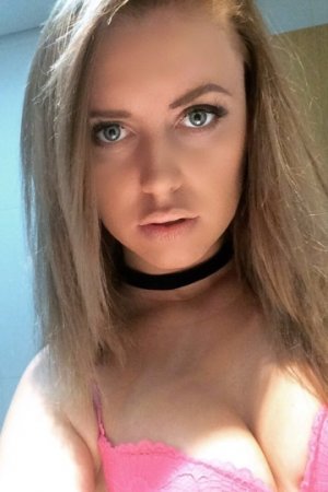 Iroise sex dating in Salem and escort girl