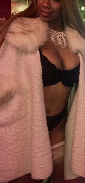 Nadjah sex dating in Boerne and outcall escort